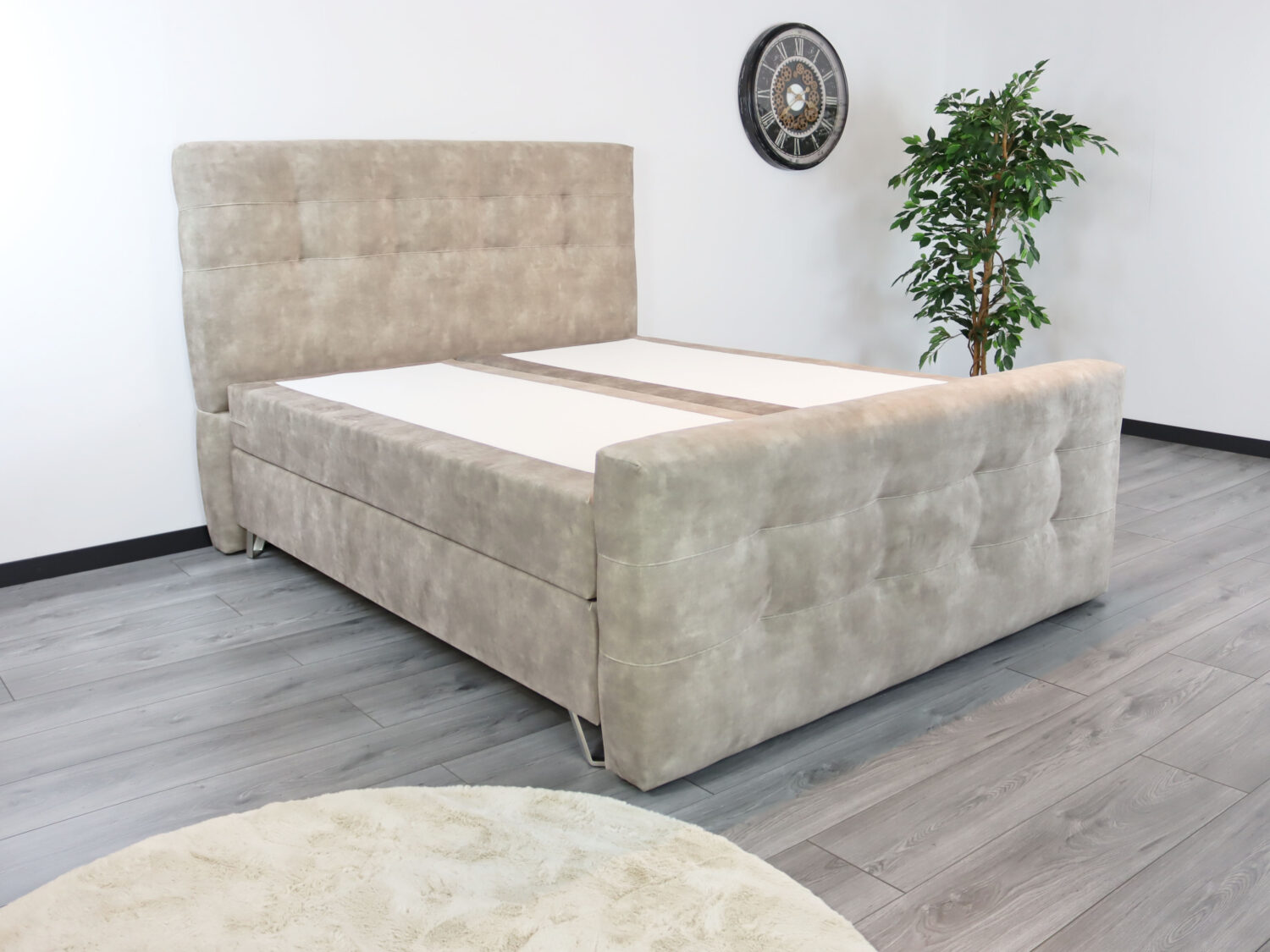 Boxspring met luxe voetbord