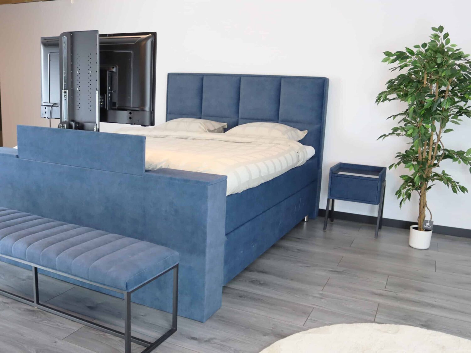 Boxspring mette tv lift