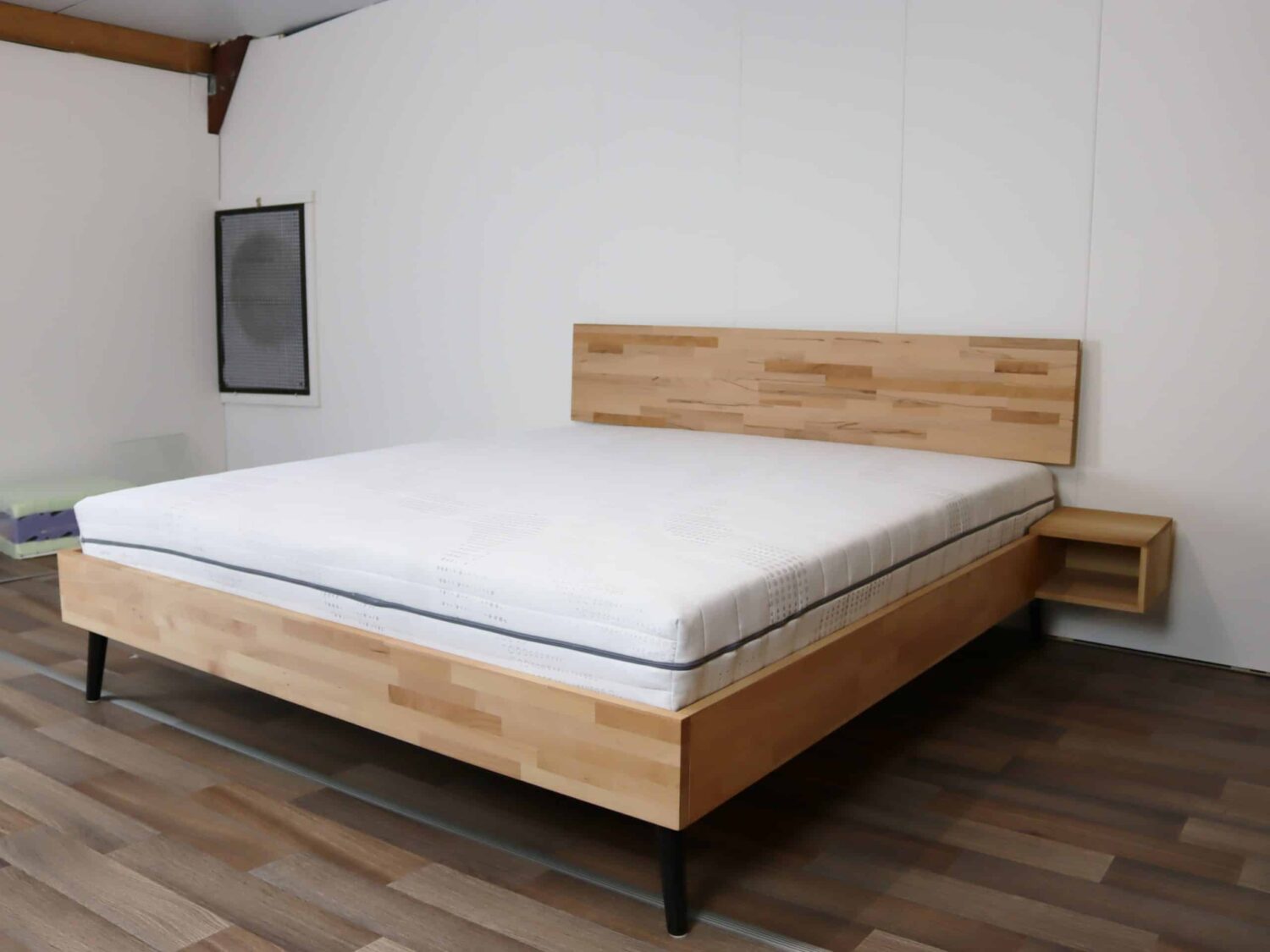 Boonstra® Showmodel 1045 ledikant met nachtkasjes 180x200