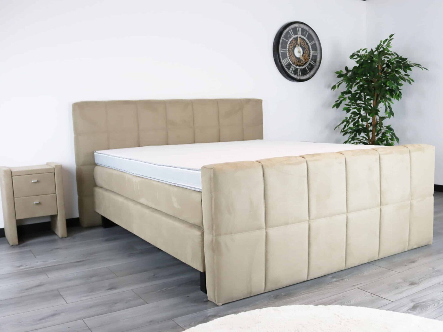 Boxspring Fenna met voetbord