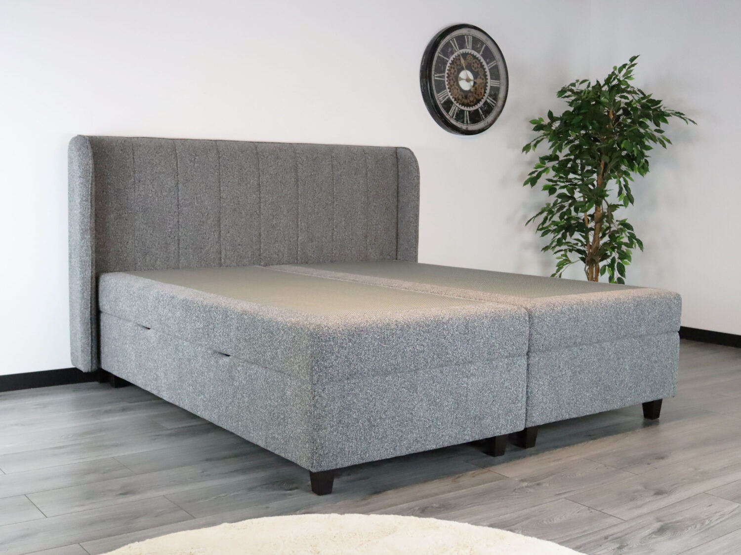 Bed met opbergruimte